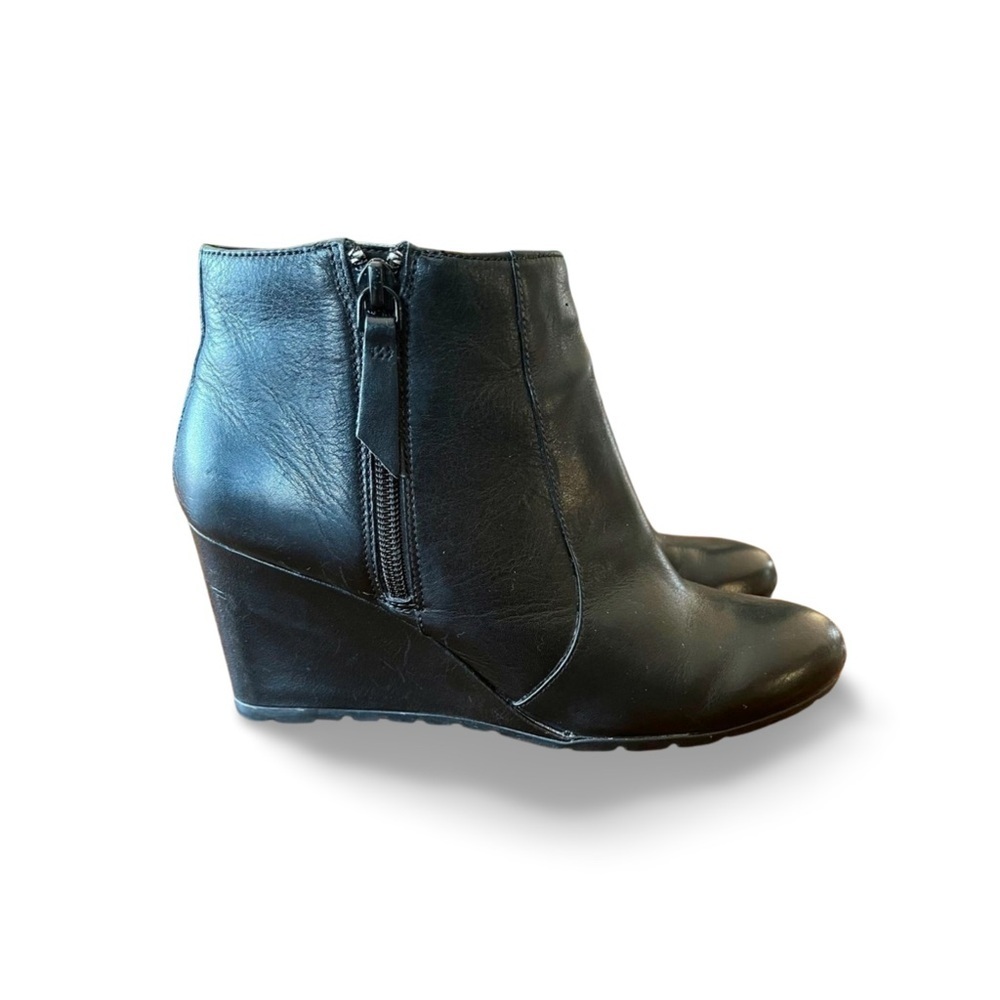 Clarks Artisan Black Leather Wedge Ankle Boots Size 8 Comfort Minimalist